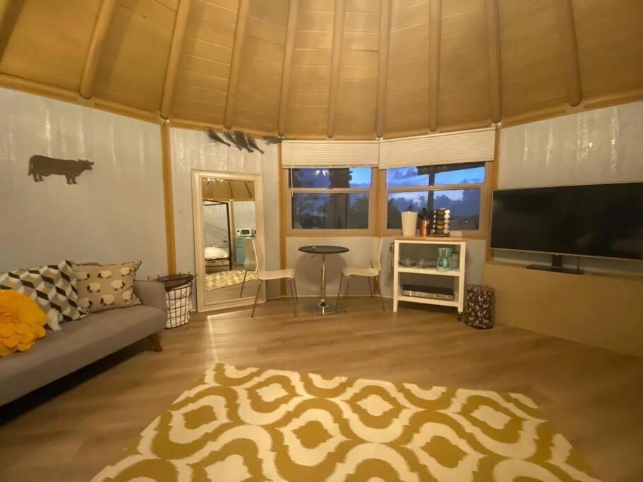 Glamping-Sky Dome Yurt-Tiny House-2 By Lavenders Field Vila Valley Center Exterior foto